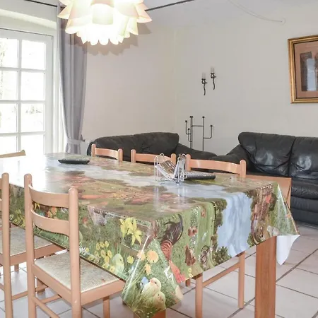 Two-bedroom In Lejlighed *